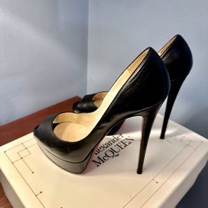 Christian Louboutin Lady Peep Pat Leather Heel Platform Pump 38